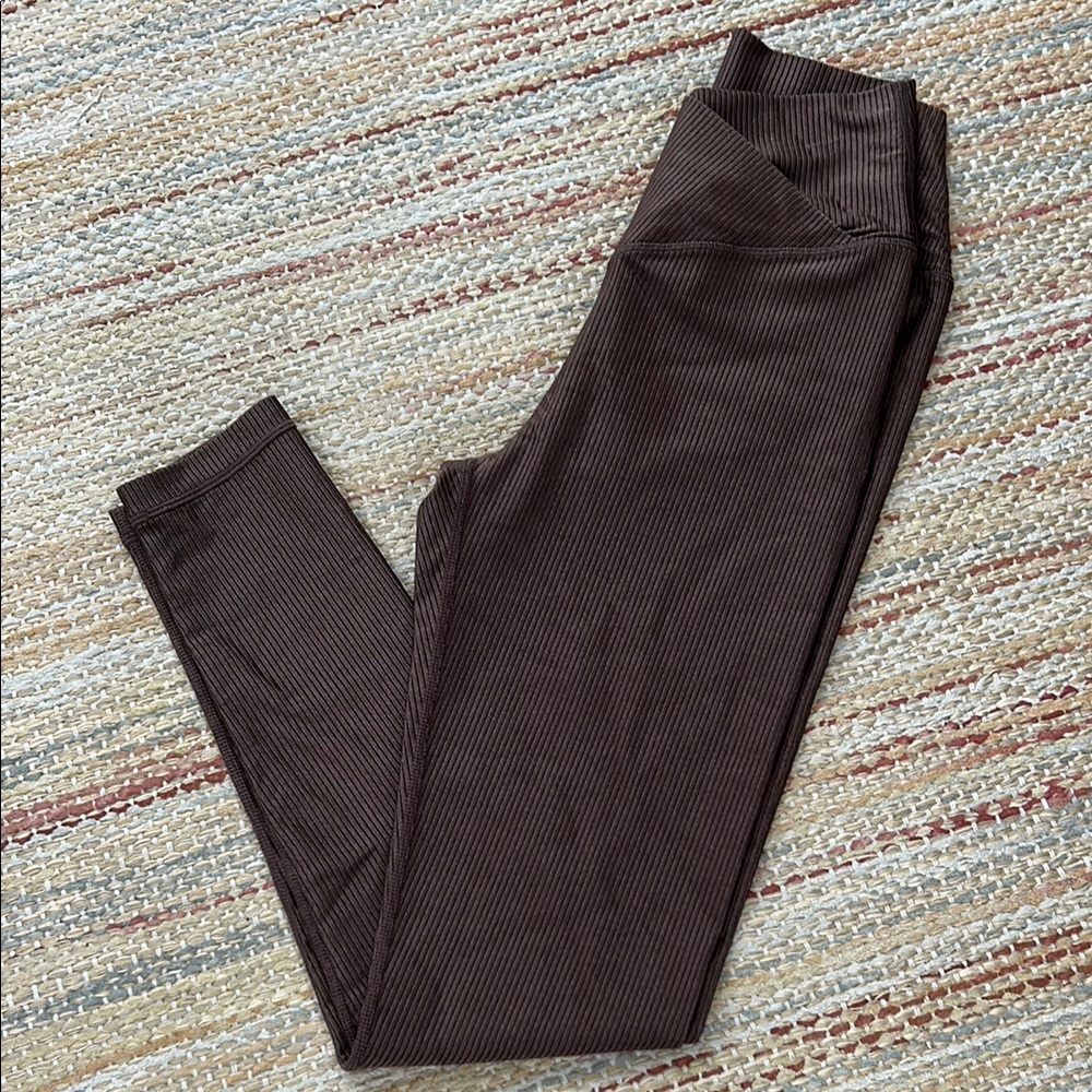 NWOT AE Offline Brown Ribbed Leggings, Medium